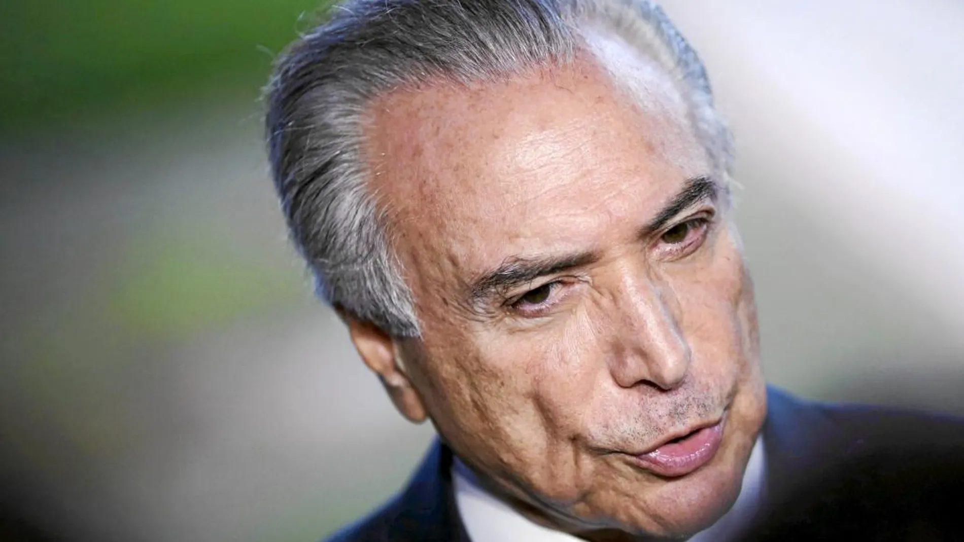 La estrategia del presidente brasileño, Michel Temer, pasa por reforzar su equipo judicial para evitar que el Congreso inicie sus proceso de destitución por corrupción