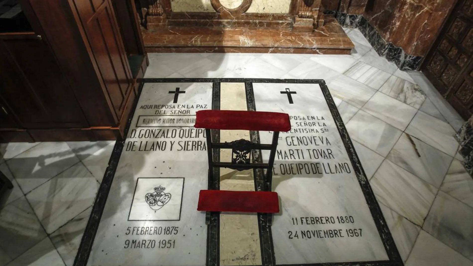 La tumba de Queipo de Llano y su mujer se encuentran en una de las capillas de la basílica