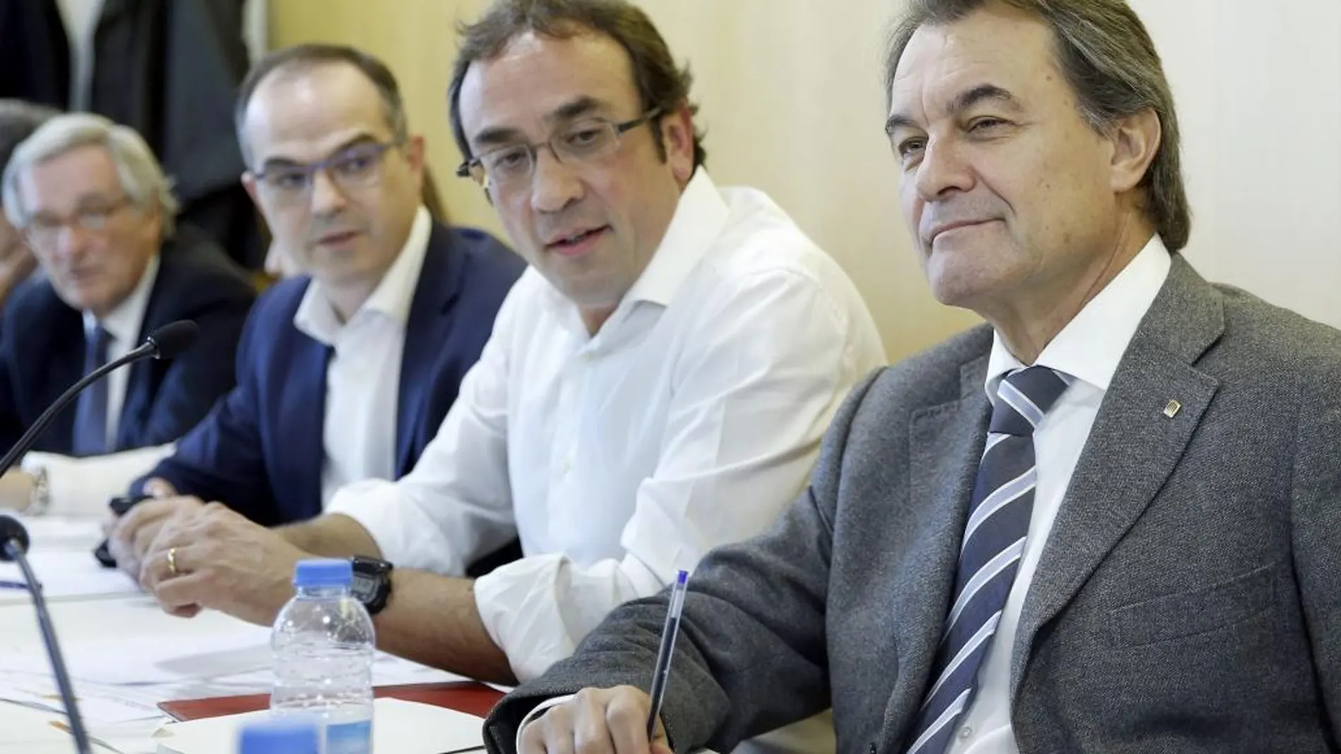 El coordinador general de Convergència Democràtica de Catalunya (CDC), Josep Rull, y el presidente del partido, Artur Mas, durante el Comité Ejecutivo de CDC