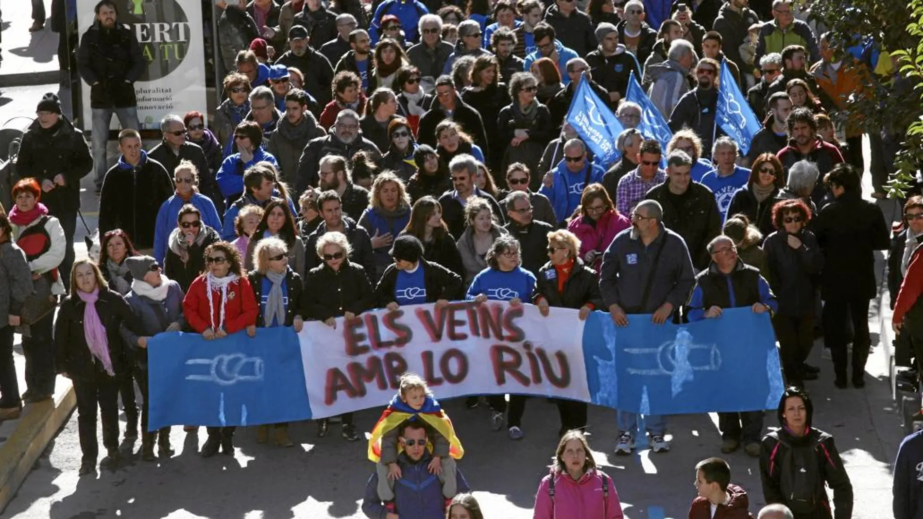 La Plataforma en Defensa del Ebro convocó ayer una manifestación en contra del trasvase aprobado porRajoy
