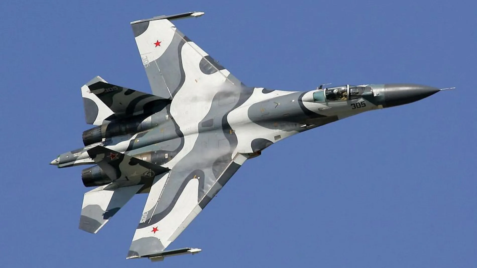 Un caza ruso de superioridad aérea Sukhoi Su-27
