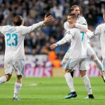 Los jugadores del Real Madrid celebran el gol de Cristiano Ronaldo, ayer contra el Borussia