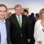 Alicia García junto al alcalde de León, Antonio Silván, y José Mª Blanco