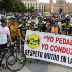 Decenas de ciclistas se concentraron en la capital abulense para exigir respeto en las carreteras
