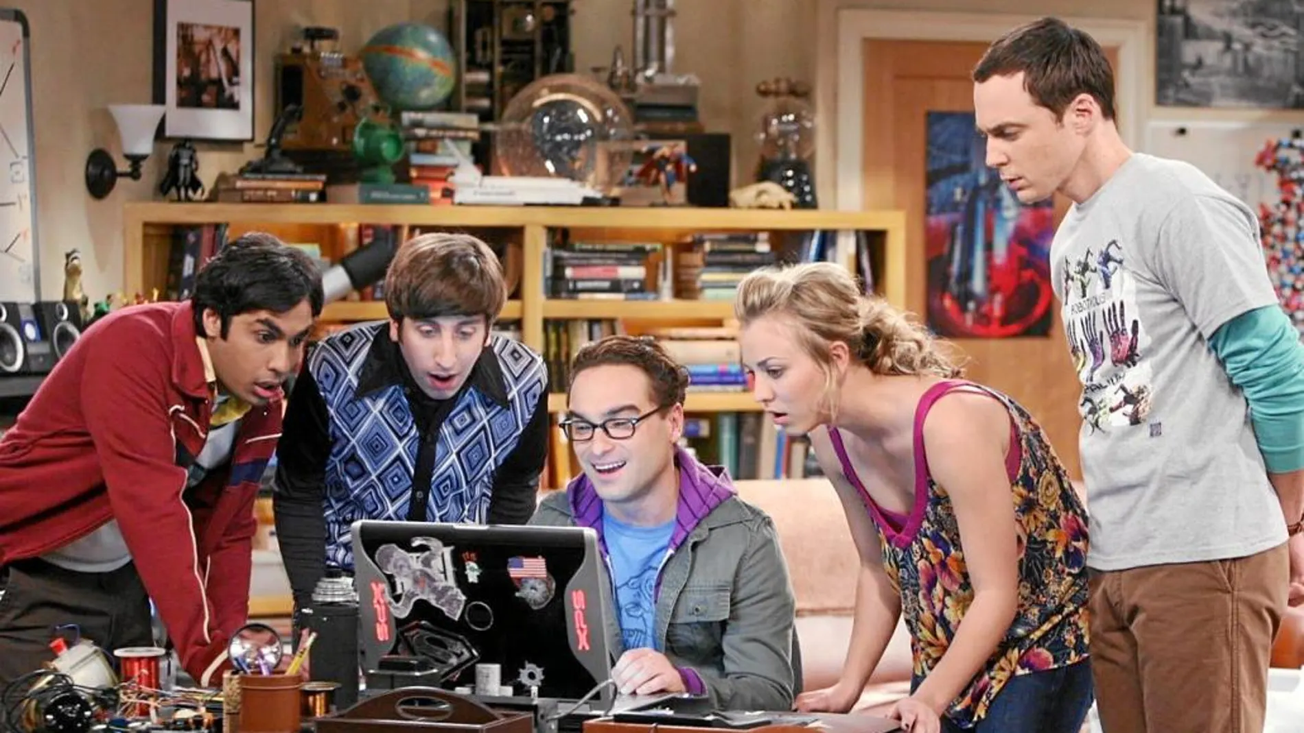 Los protagonistas de «The Big Bang Theory» en una de las escenas de la serie