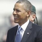 El presidente Simon Perez y el primer ministro Benjamin Netanyahu reciben a Obama a su llegada al aeropuerto de Tel Aviv