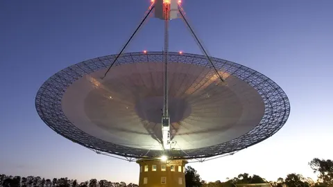 Un equipo dirigido por el astrofísico Ryan Shannon lleva 11 años trabajando con el telescopio Parkes.