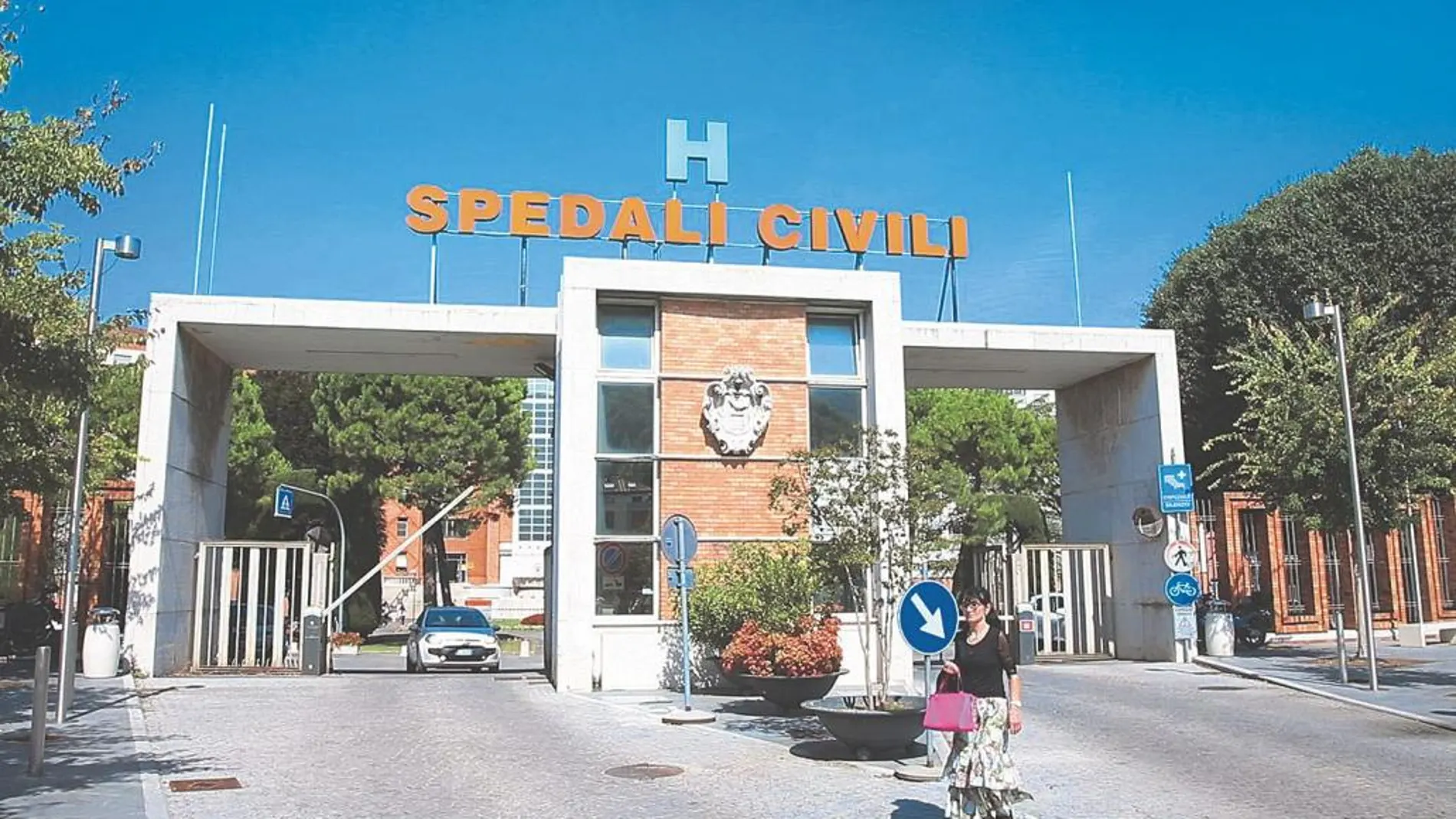 Una vista del Hospital Spedali Civili ,en Brescia, a donde fue traslada la pequeñas desde Trento / Ap