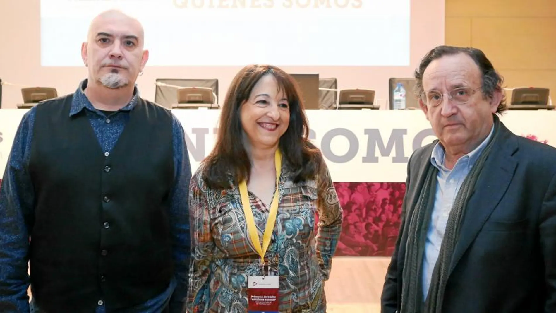 El librero César Millán, la periodista Ángélica Tanarro, y el arquitecto y empresario Francisco Somoza, protagonizaron la clausura, ayer en Valladolid, de las jornadas «Quienes Somos» organizadas por la Fundación Villalar-Castilla y León