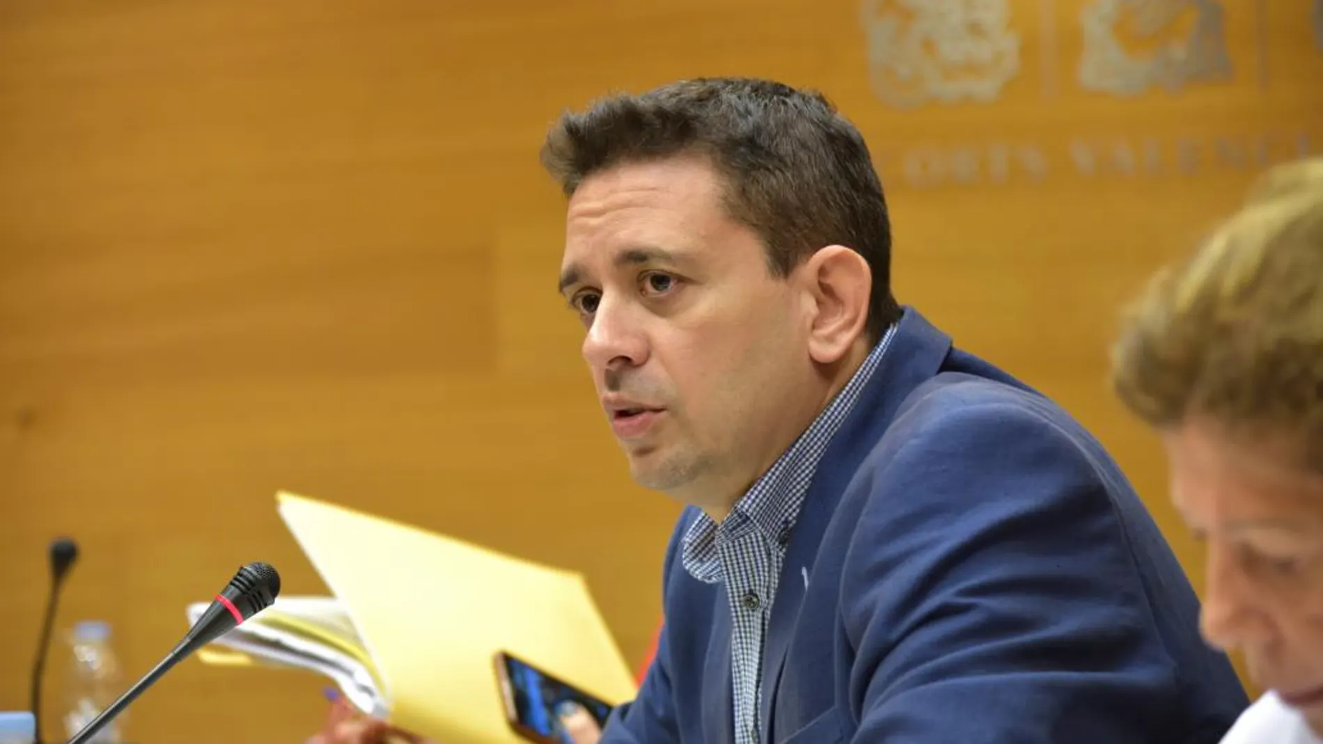 El diputado José Juan Zaplana criticó la colocación a dedo de la hermana del número tres de Sanidad