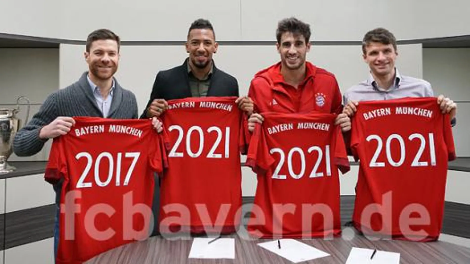 El Bayern renueva con Xabi Alonso, Javi Martínez, Boateng y Müller
