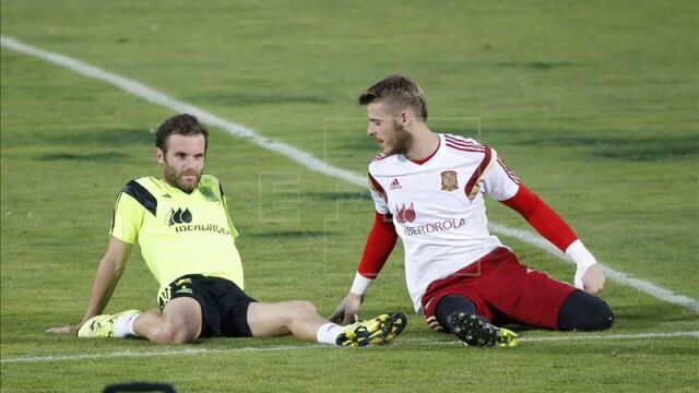 Mata y De Gea, compañeros en la Selección y en el Manchester United
