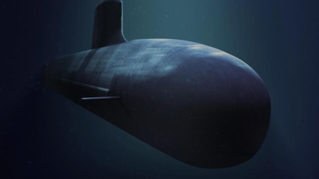 Un submarino bajo el agua