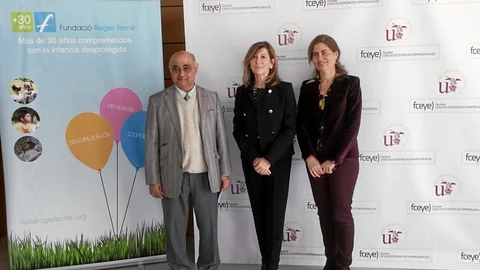 El profesor Anil Markandya (Cambio Climático de la ONU), Soledad Román (Fundación Roger Torné) y Rocío Yñíguez.