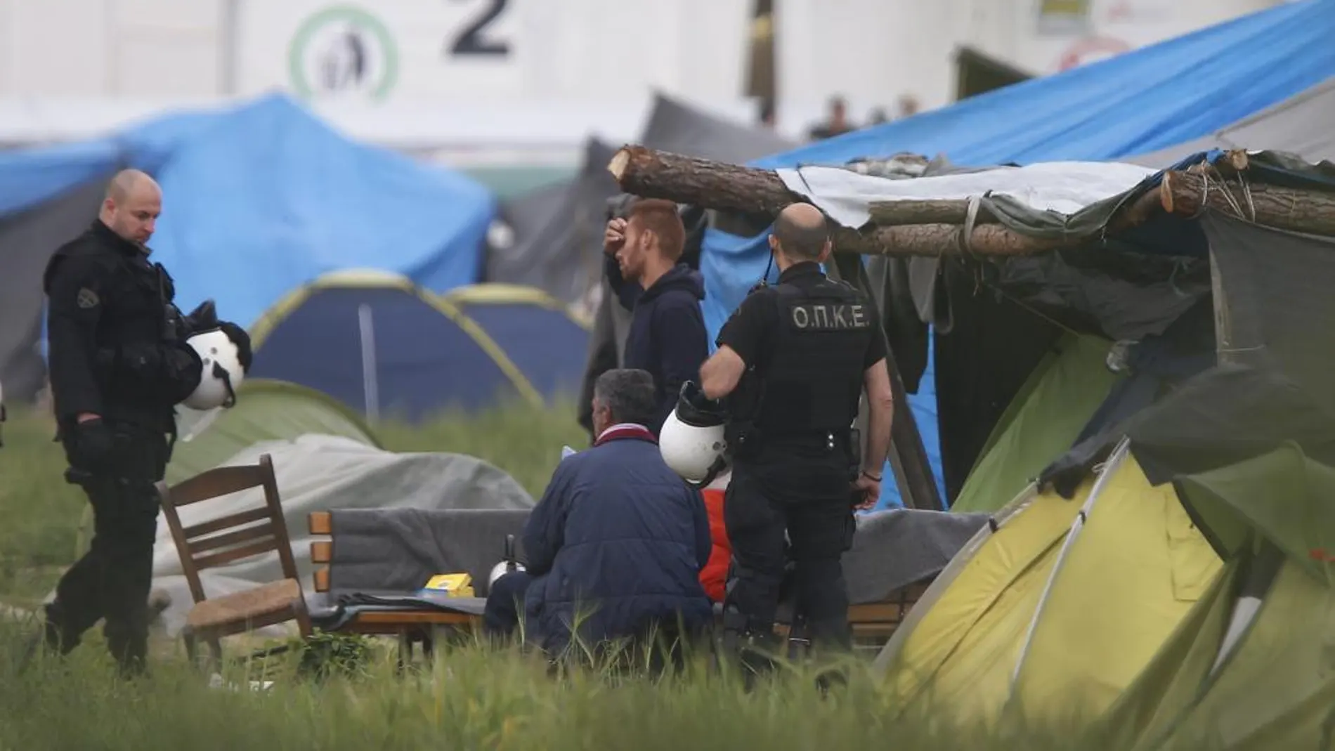 La policía griega comenzó esta mañana a desalojar el campamento improvisado de Idomeni