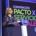 La secretaria general del PP, María Dolores de Cospedal, durante su intervención en la apertura de la Convención del PP sobre el pacto social que se celebra hoy en Sevilla