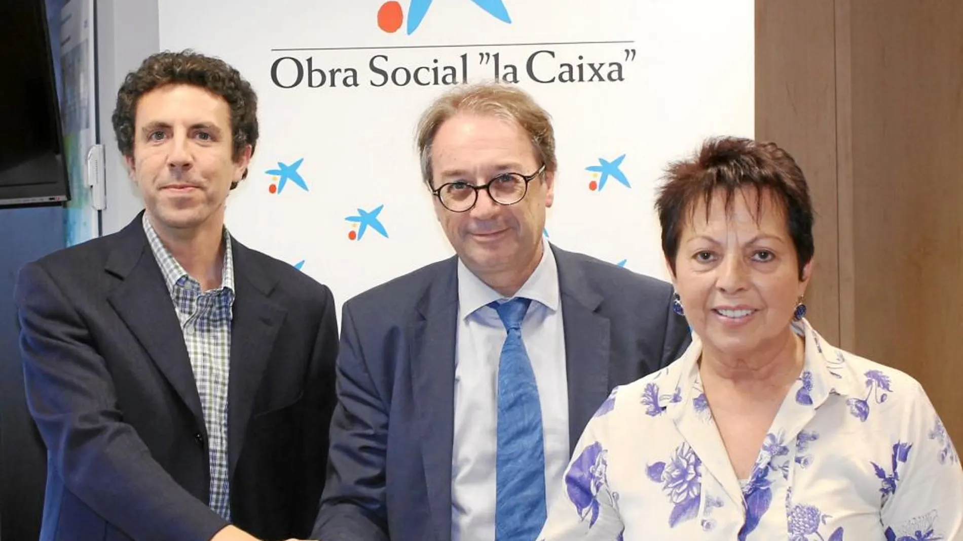 En la imagen, Oriol Esculies, Marc Simon y Conxita Soler, tras el acuerdo