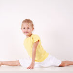 Por qué hacer yoga con niños es una magnífica idea