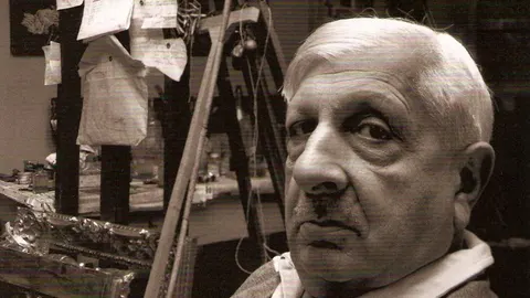De Chirico posa en su estudio