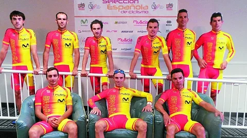 El nueve de España posa ayer en el hotel de Richmond