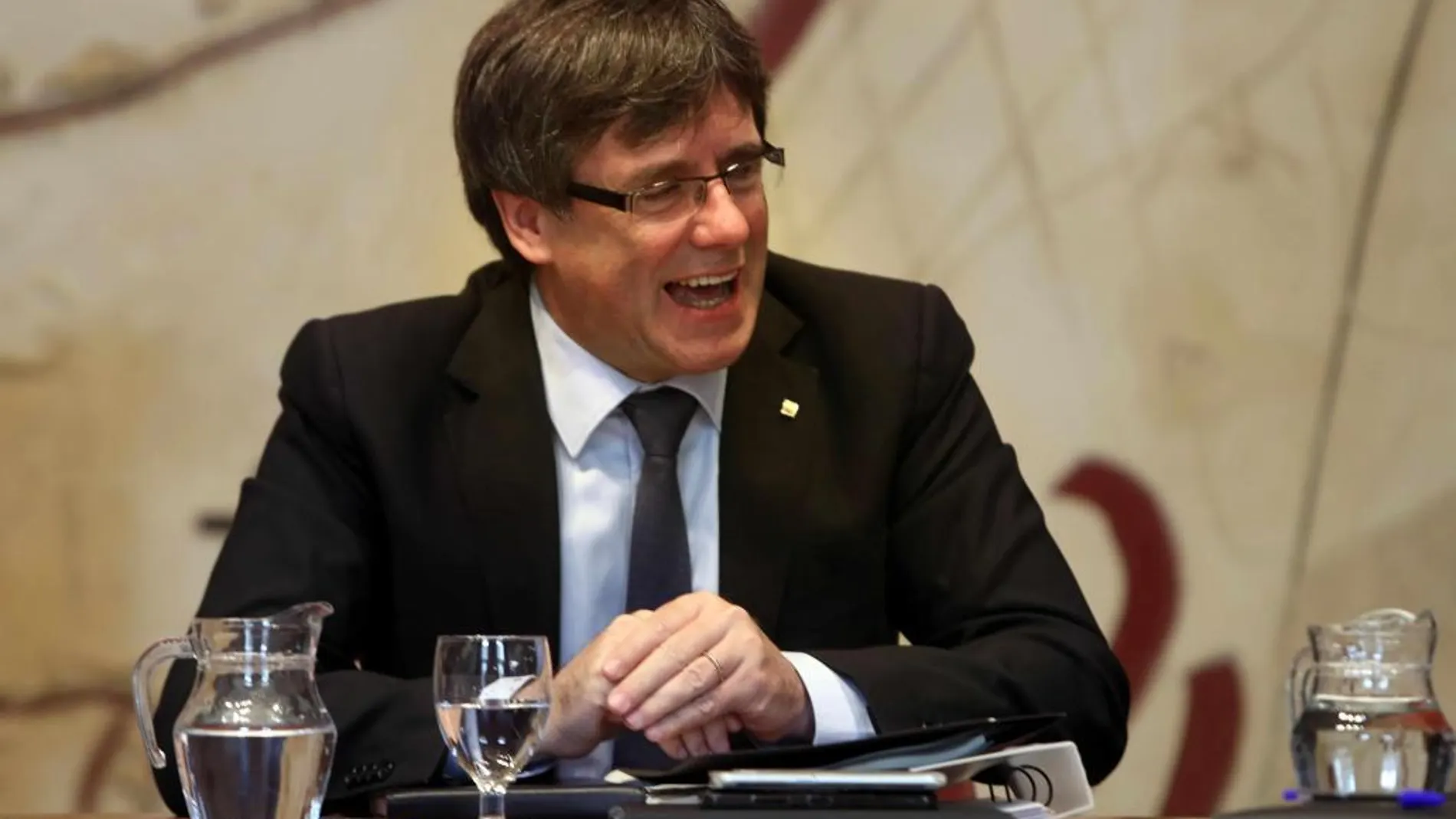 El presidente de la Generalitat, Carles Puigdemont, durante la reunión semanal del Govern