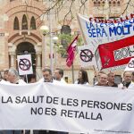 El sector sanitario denuncia que Salud sólo ha pagado el 66 por ciento de la factura correspondiente a septiembre