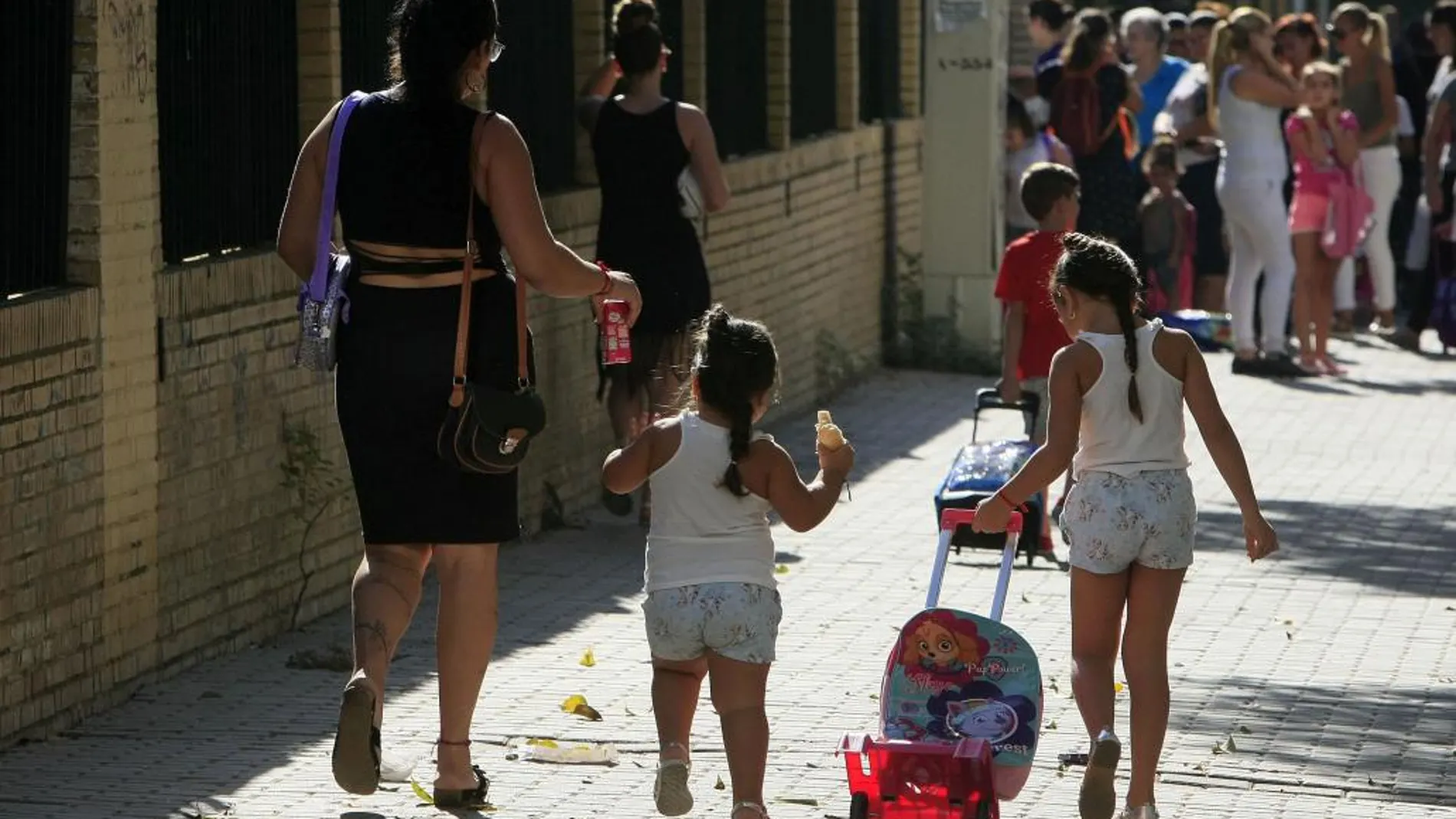 Docentes interinos de Educación Infantil barajan acciones de protesta si continúan los recortes