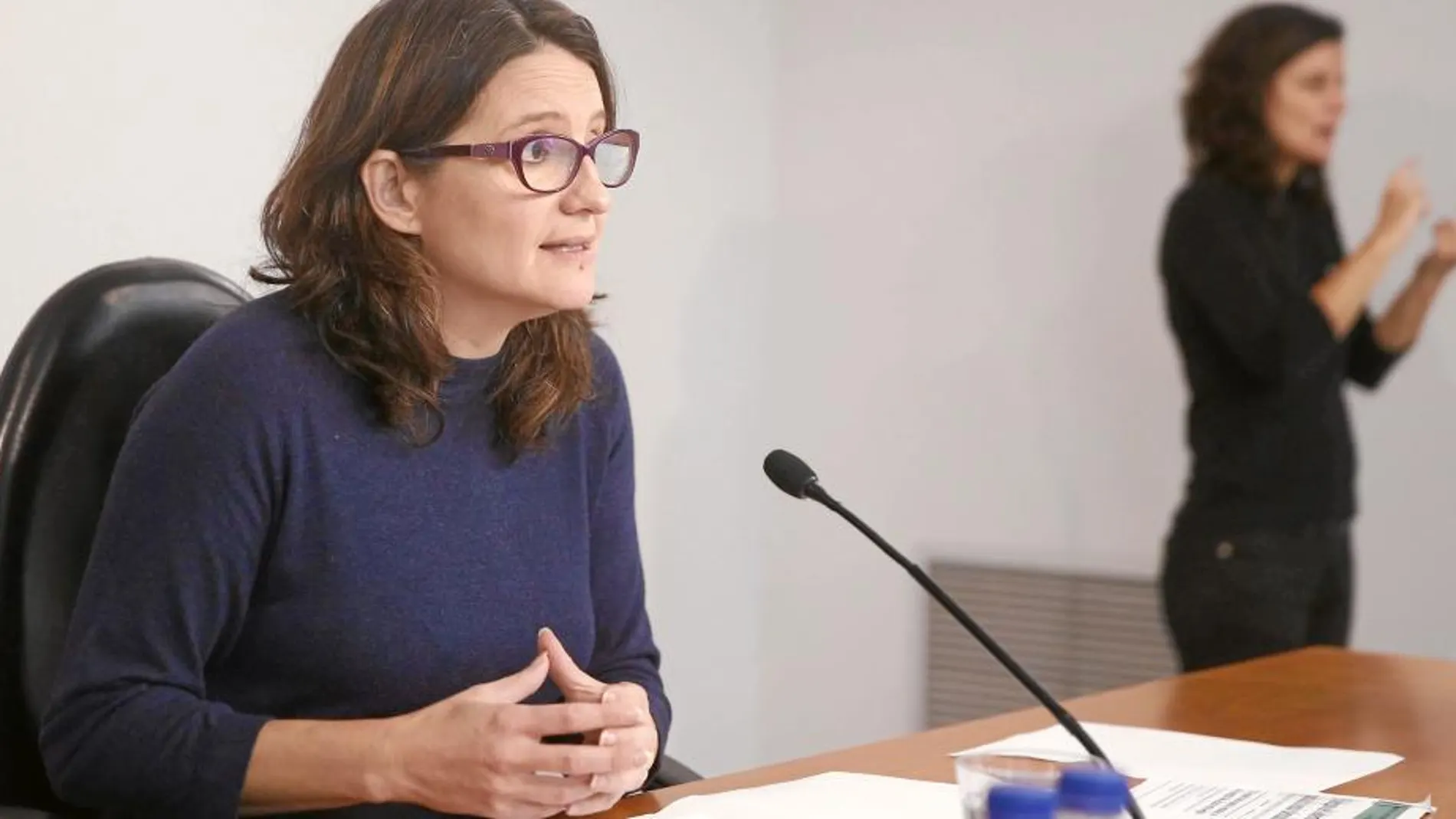 La vicepresidenta del Consell, Mónica Oltra, tras la reunión plenaria del Gobierno valenciano