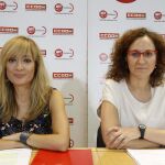 Las secretarias generales de UGT-A y CC OO-A, Carmen Castilla y Nuria López, respectivamente