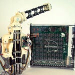 Fotografía de un brazo Myorobotic simple conectado a la plataforma de computación neuromórfica SpiNNaker. / Sören Jentzsch