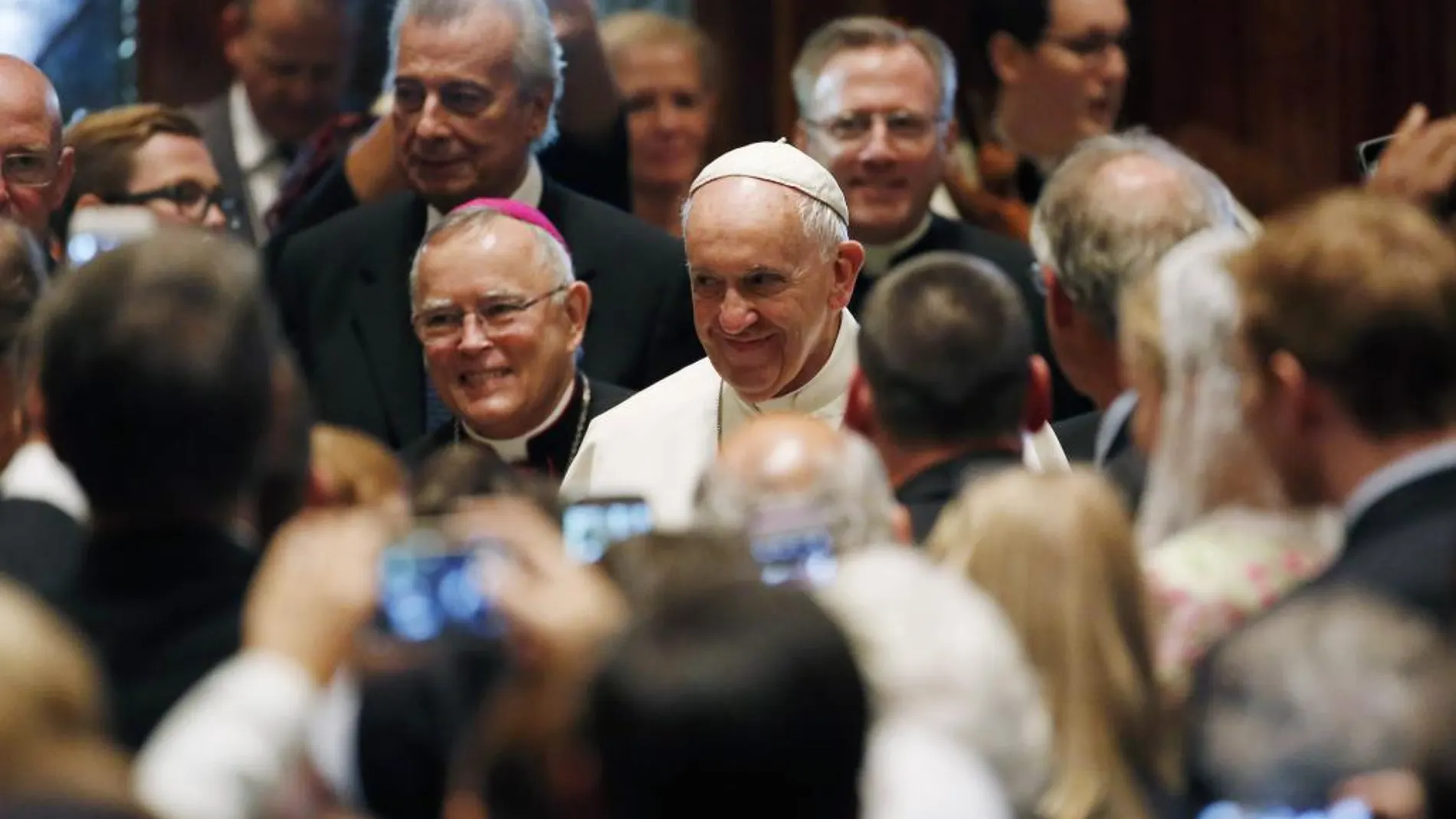 Miles de personas, con el Papa en la Catedral de San Pedro y San Pablo de Filidelfia