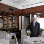 Doroteo Martín en el salón de Señorío de Alcocer, que cumple 35 años