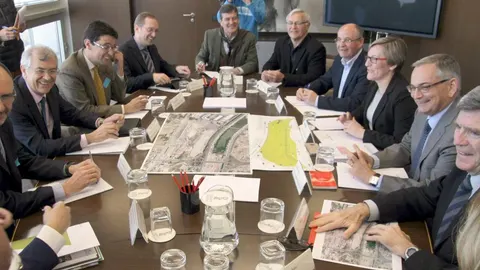 Representantes de la Generalitat, Puerto de Valencia, Ministerio de Fomento y del Ayuntamiento se reunieron ayer