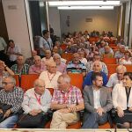 Pablo Zalama, tercero por la izquierda, poco antes del comienzo del congreso junto a Tudanca y Ana Sánchez, entre otros