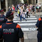 El magistrado requiere a los Mossos para que identifiquen a tres mandos de la policía catalana, después de que varios agentes investigados se han referido a ellos en sus comparecencias judiciales