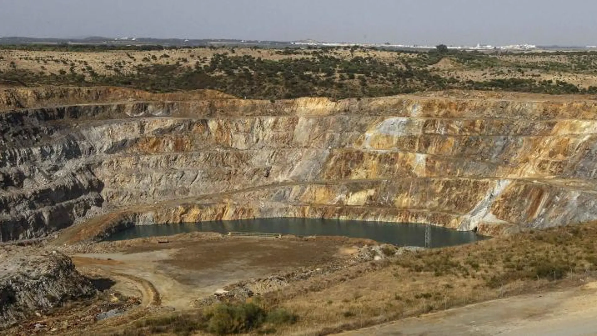La adjudiación de la mina sevillana de Aznalcóllar ha levantado una polvareda mediática y judicial