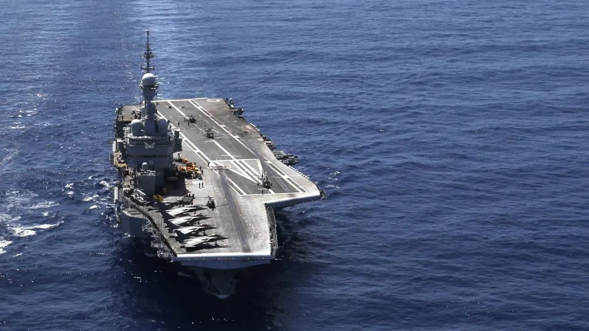 Francia pone su portaaviones por primera vez bajo el mando de la OTAN
