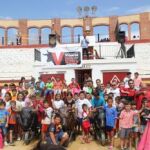Clase de toreo de salón y recortes para niños organizadas en la plaza de toros de Vinaroz