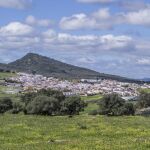 Almadén de la Plata, que está enclavada en la Sierra Morena de Sevilla, es uno de los destinos en los que se puede disfrutar del turismo rural en la provincia