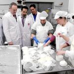 El presidente Fabra visitó ayer la empresa de Quesos de Catí