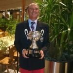 Antonio Guerrero, con el trofeo