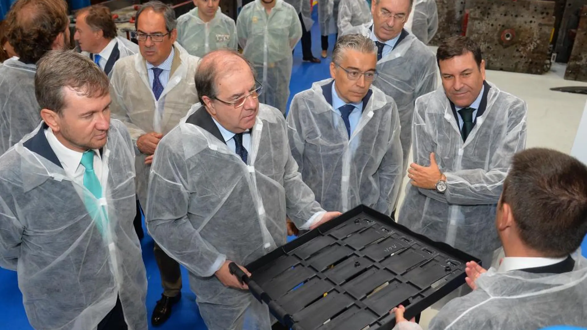 El presidente Herrera, acompañado por Fernández Carriedo y Javier Lacalle visita la fábrica de Molteplas en Burgos