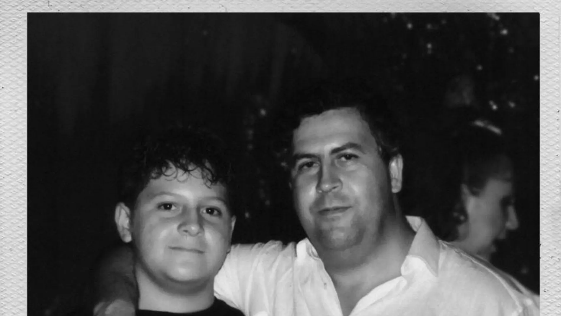 Juan Pablo Escobar, junto a su padre, Pablo Escobar