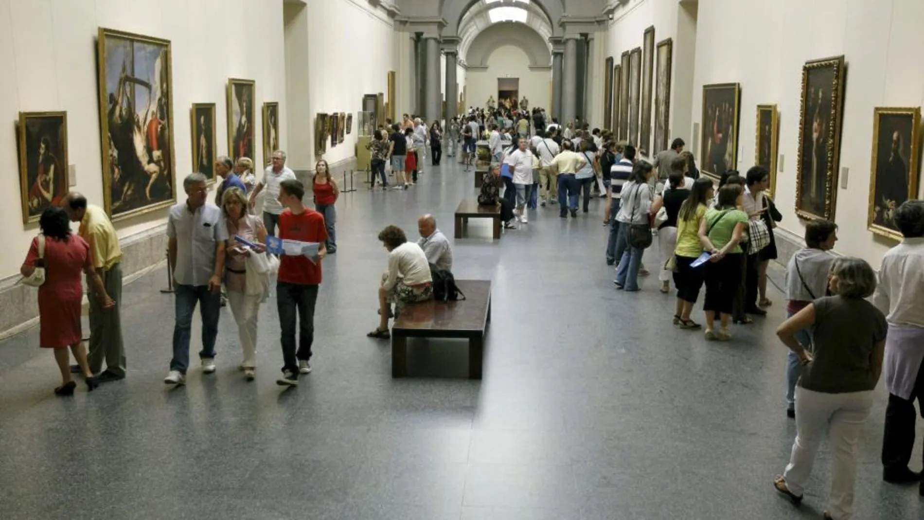 Asistentes al museo del Prado de Madrid,