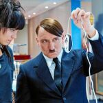 El filme recoge la reacción de Hitler ante inventos modernos, como los ordenadores