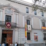 Bandera a media asta en la Capitanía General de Valladolid, sede de la Cuarta Subinspección del Ejército