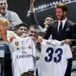 Manuela Carmena con Sergio Ramos