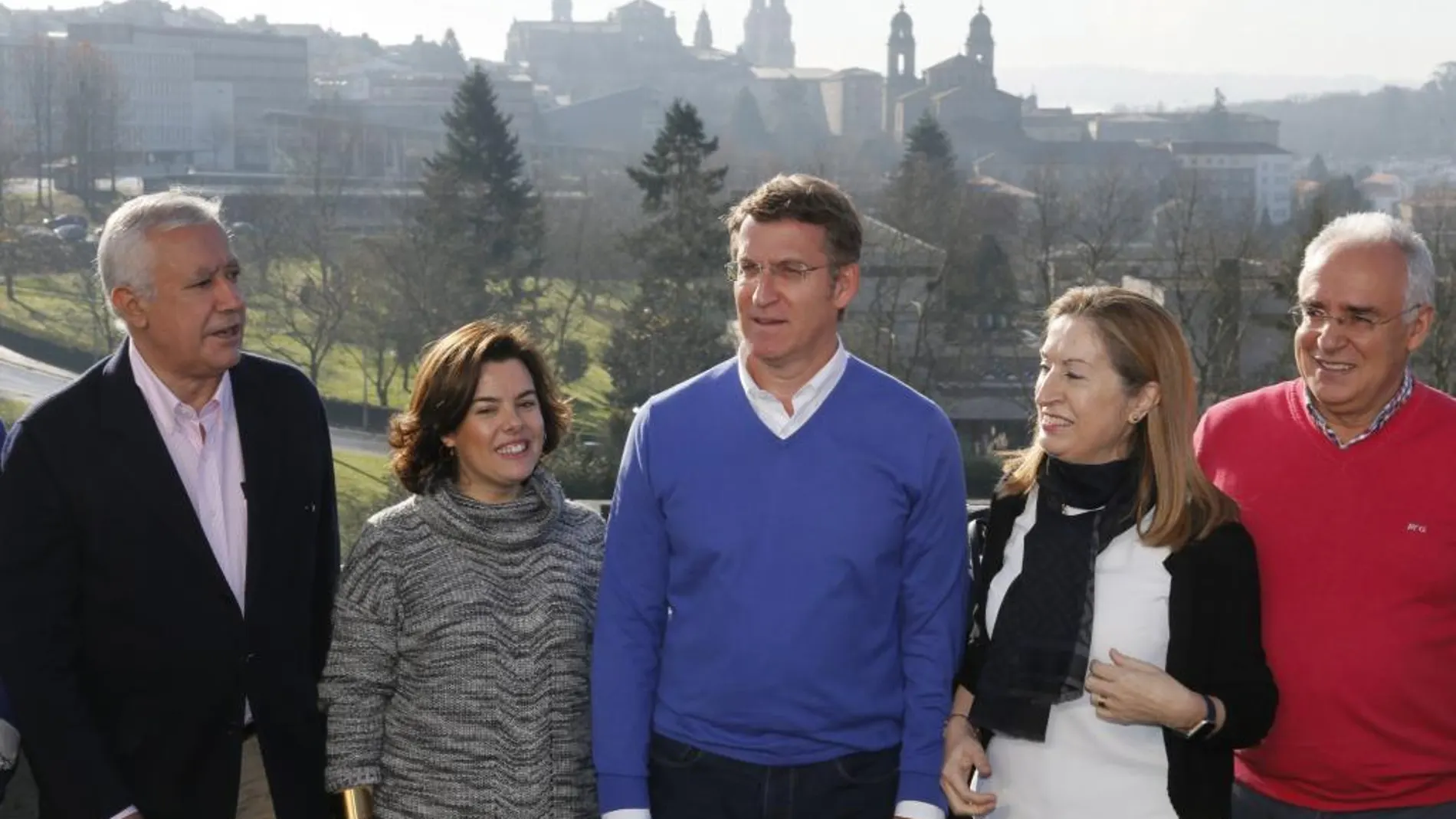 Los líderes del PP esta mañana en Santiago de Compostela