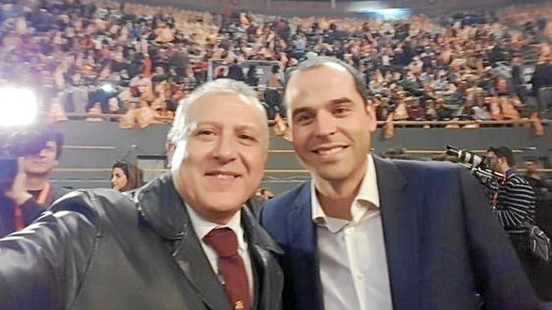 Ignacio Aguado, portavoz de Ciudadanos en la Asamblea de Madrid junto a Juan José González (número dos de C’s en Arroyomolinos) en un acto de campaña del partido el año pasado