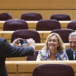 Último pleno del Senado de esta legislatura. Los senadores se hacen fotos de recuerdo